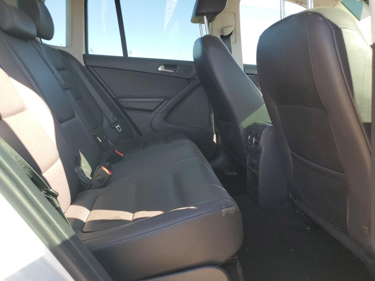 2016 Volkswagen Tiguan S VIN: WVGAV7AXXGW590074 Lot: 81805035