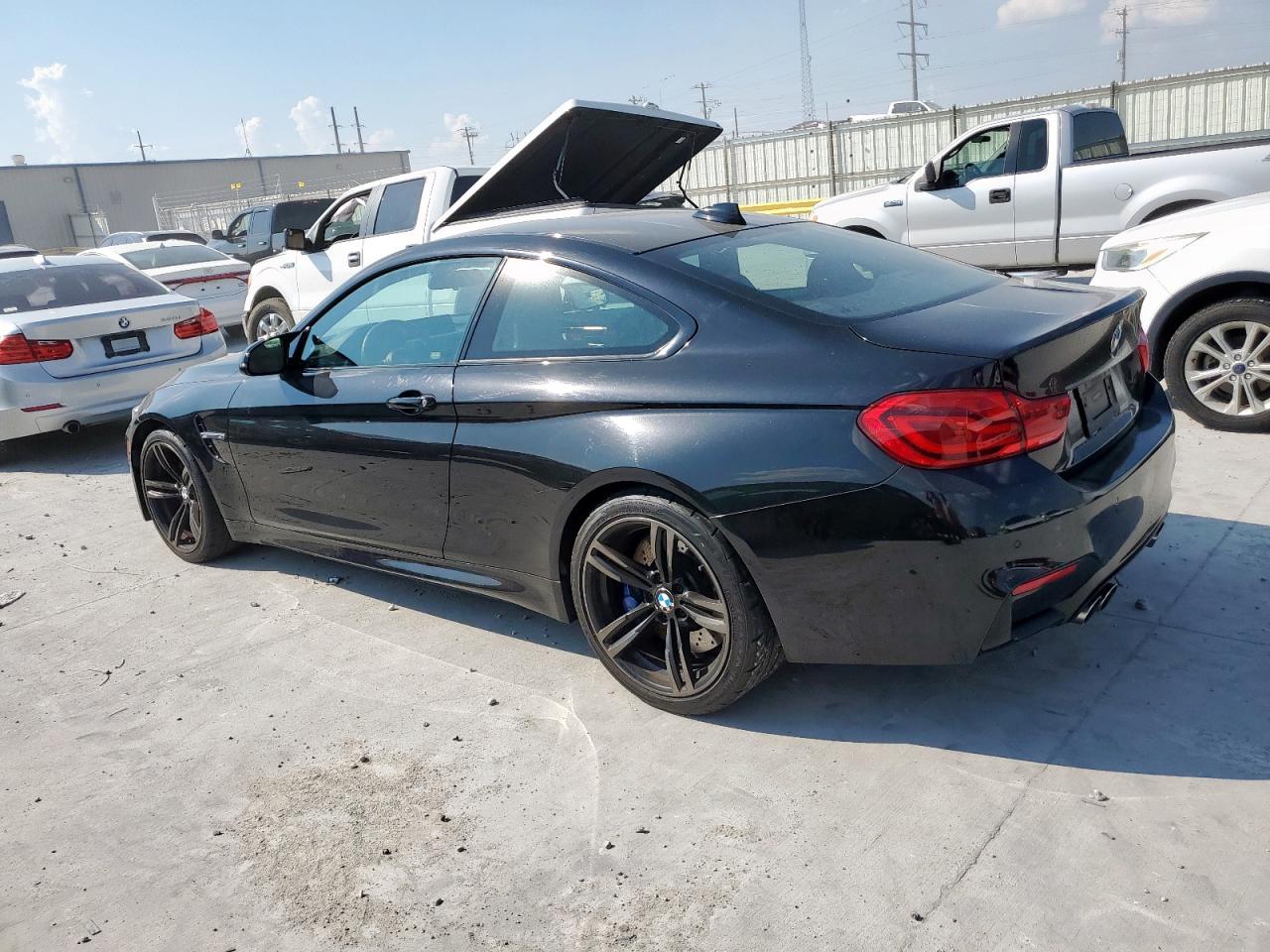 Фото: WBS4Y9C57JAC87608