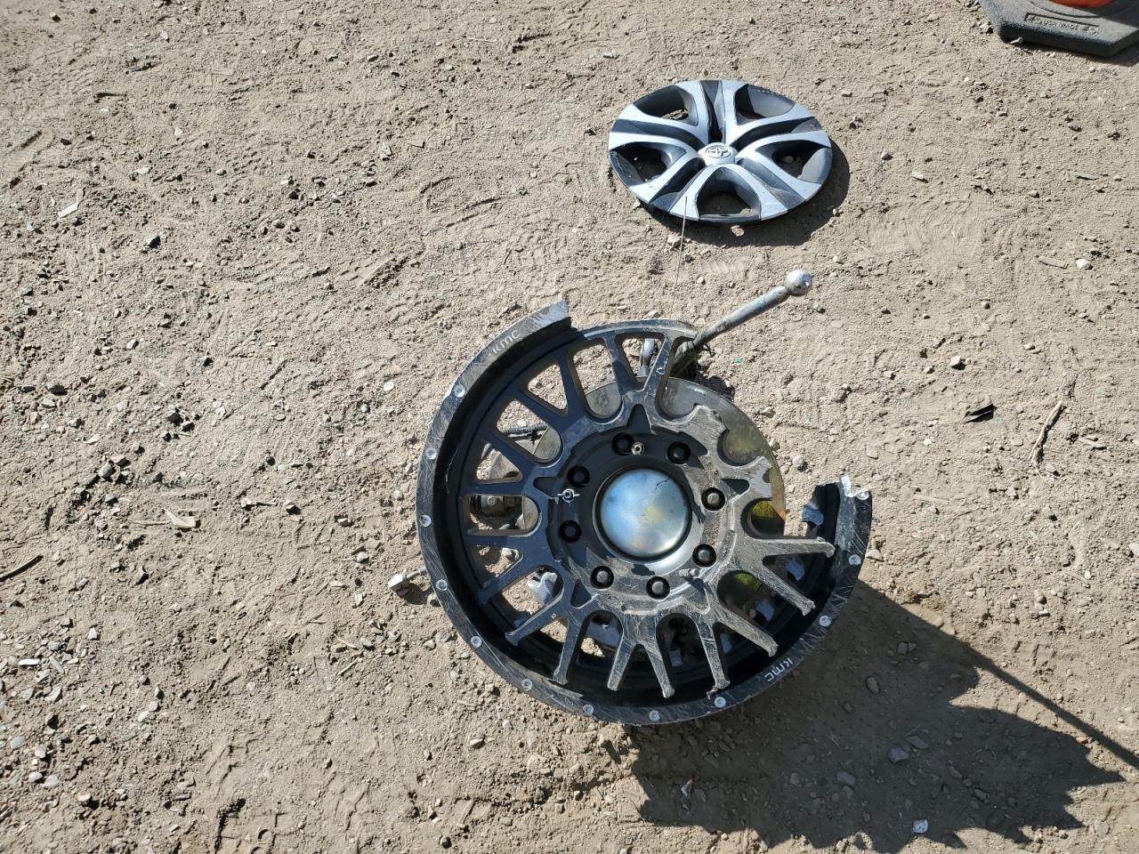 2017 Toyota Rav4 Le VIN: JTMBFREV0HJ133251 Lot: 80583185