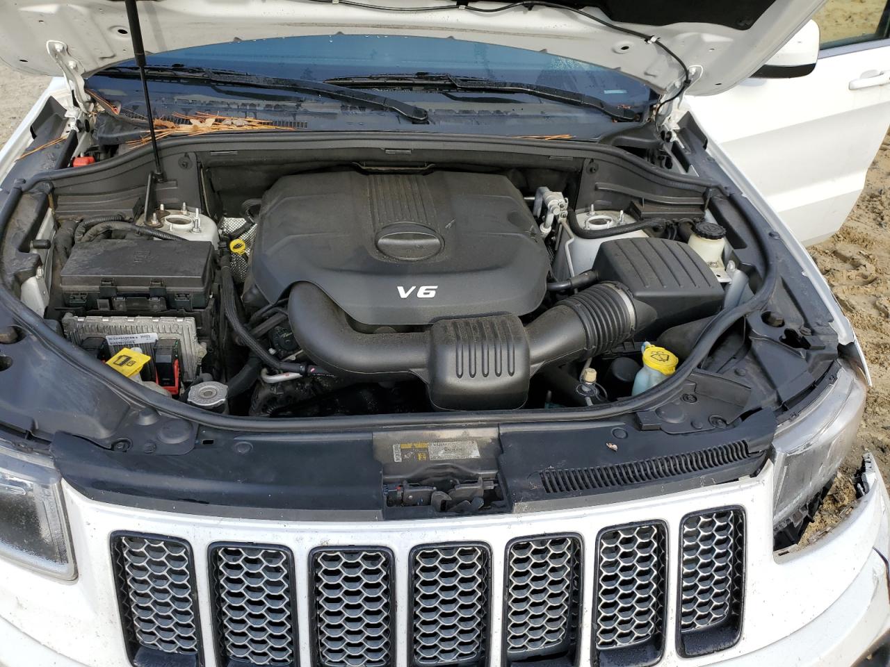 2015 Jeep Grand Cherokee Laredo VIN: 1C4RJFAG5FC632826 Lot: 84296795