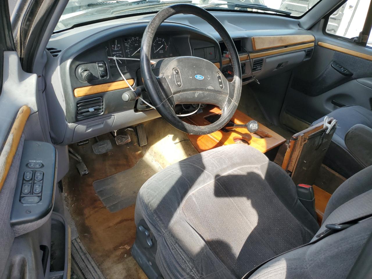 1995 Ford F350 VIN: 1FTJW35FXSEA11952 Lot: 81600895