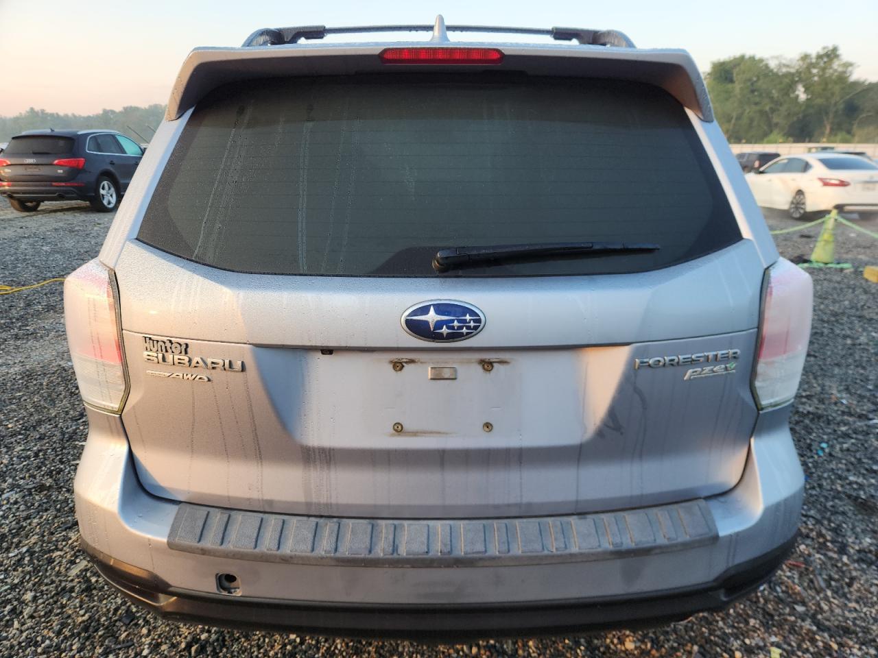 2017 Subaru Forester 2.5I Limited VIN: JF2SJAJC5HH574404 Lot: 80526175