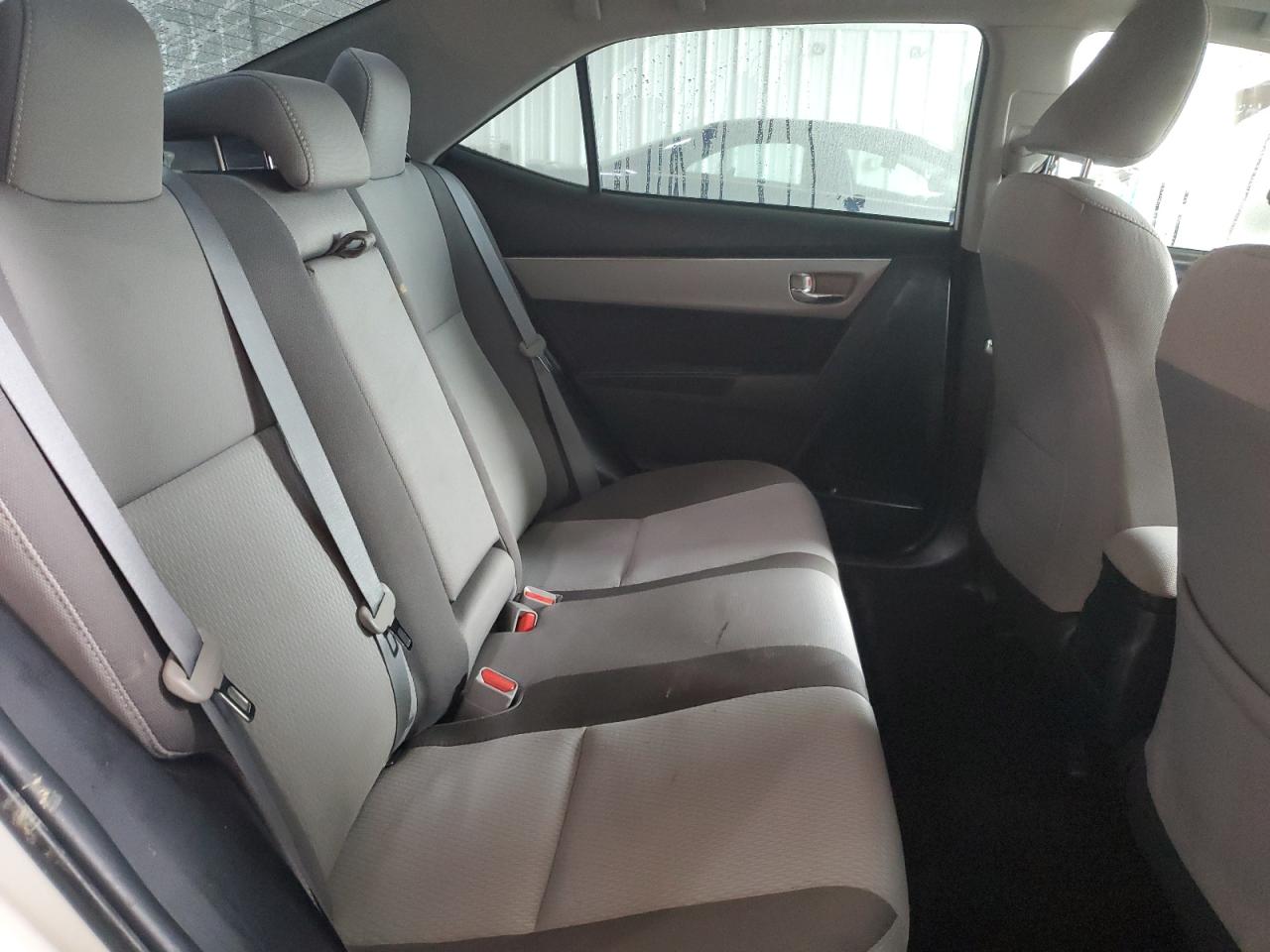 2018 Toyota Corolla L VIN: 2T1BURHE2JC103235 Lot: 84211615