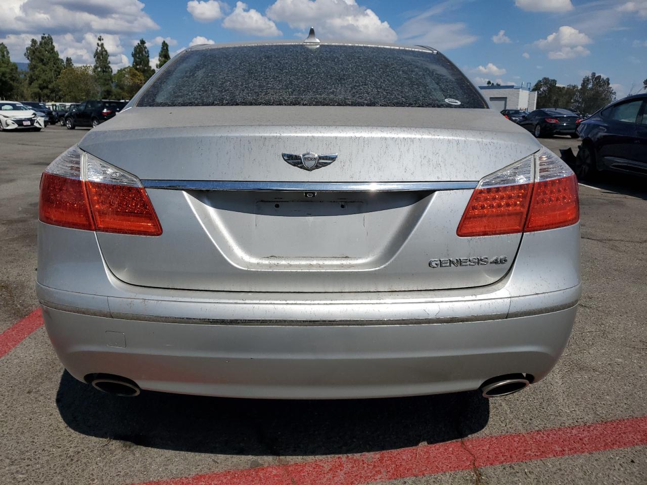 2010 Hyundai Genesis 4.6L VIN: KMHGC4DF6AU105885 Lot: 81600135