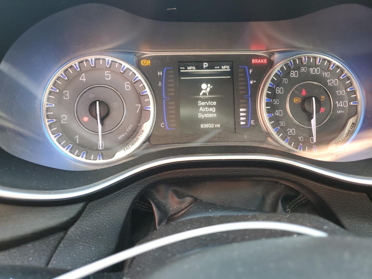 2015 Chrysler 200 Limited VIN: 1C3CCCABXFN695514 Lot: 82120785