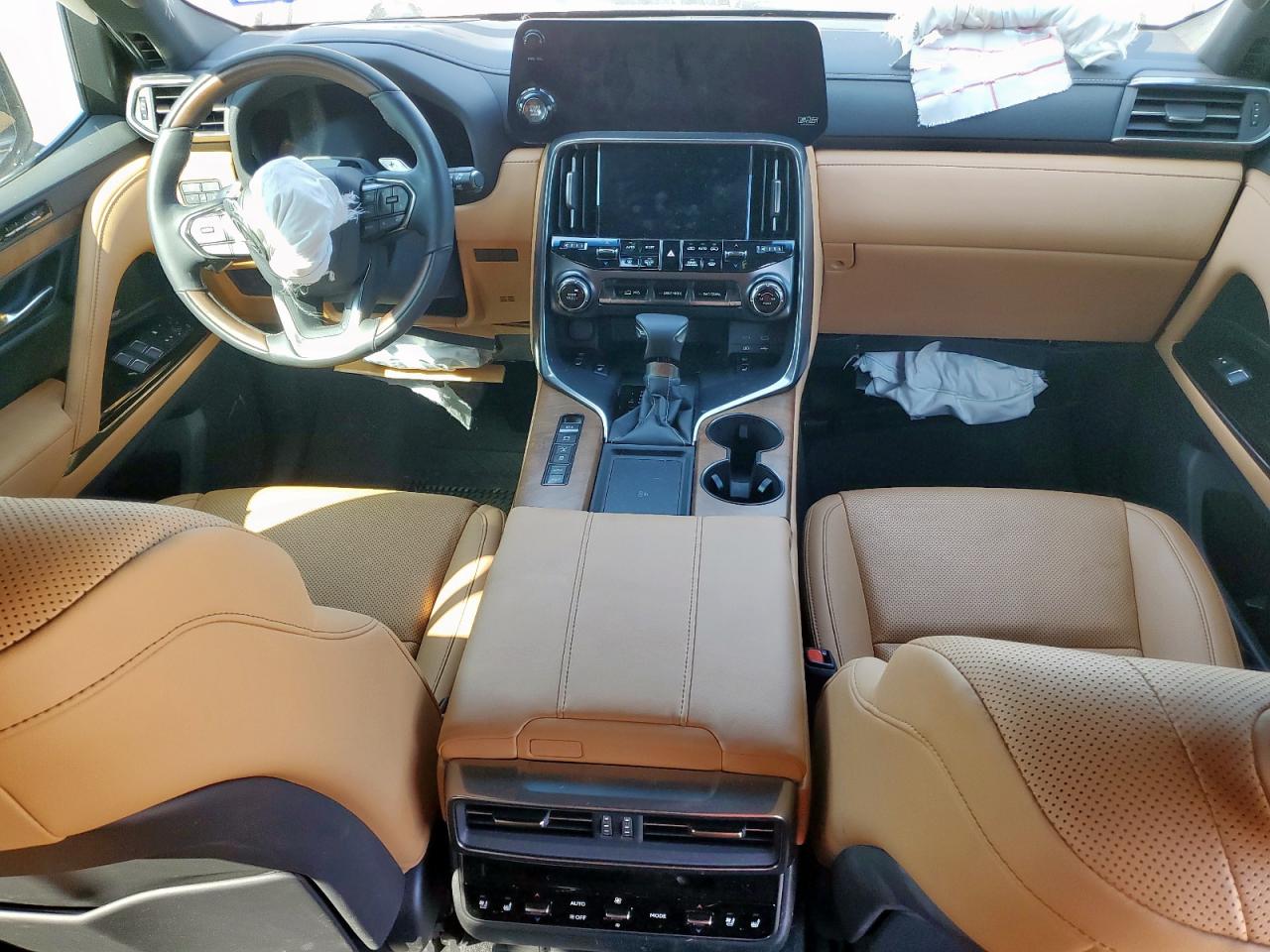 2025 Lexus Lx 600 Premium VIN: JTJGB7CX8S4075645 Lot: 84051195