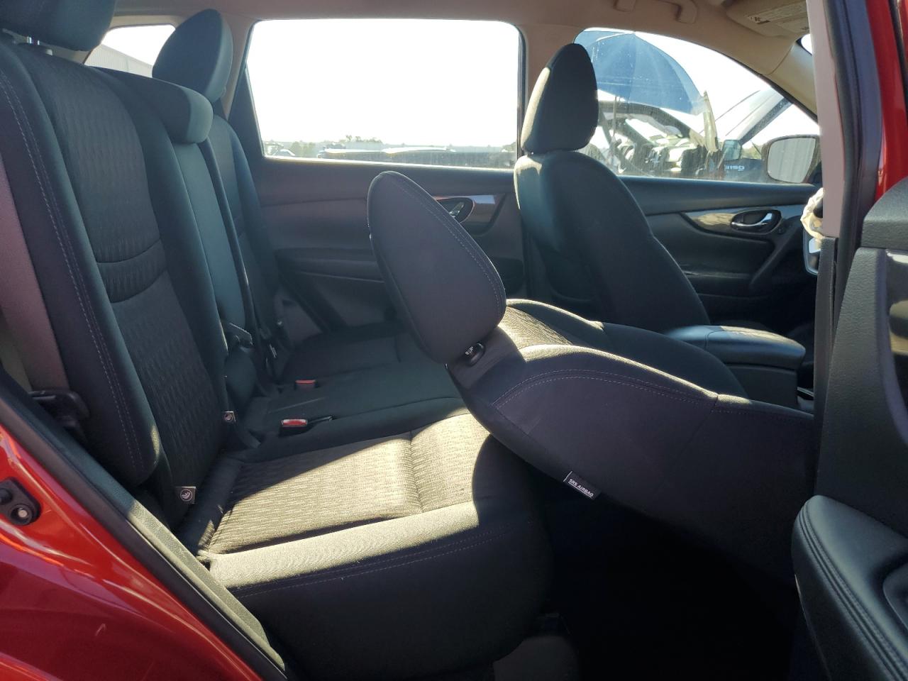 2017 Nissan Rogue S VIN: 5N1AT2MT0HC792796 Lot: 81783625