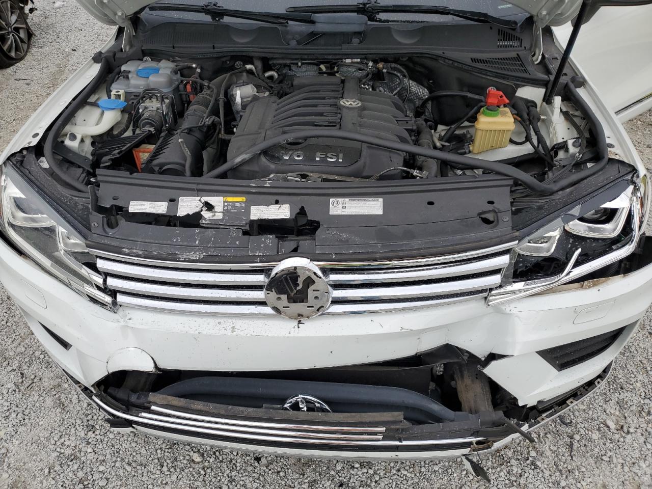 2016 Volkswagen Touareg Sport VIN: WVGEF9BP7GD011014 Lot: 83773675