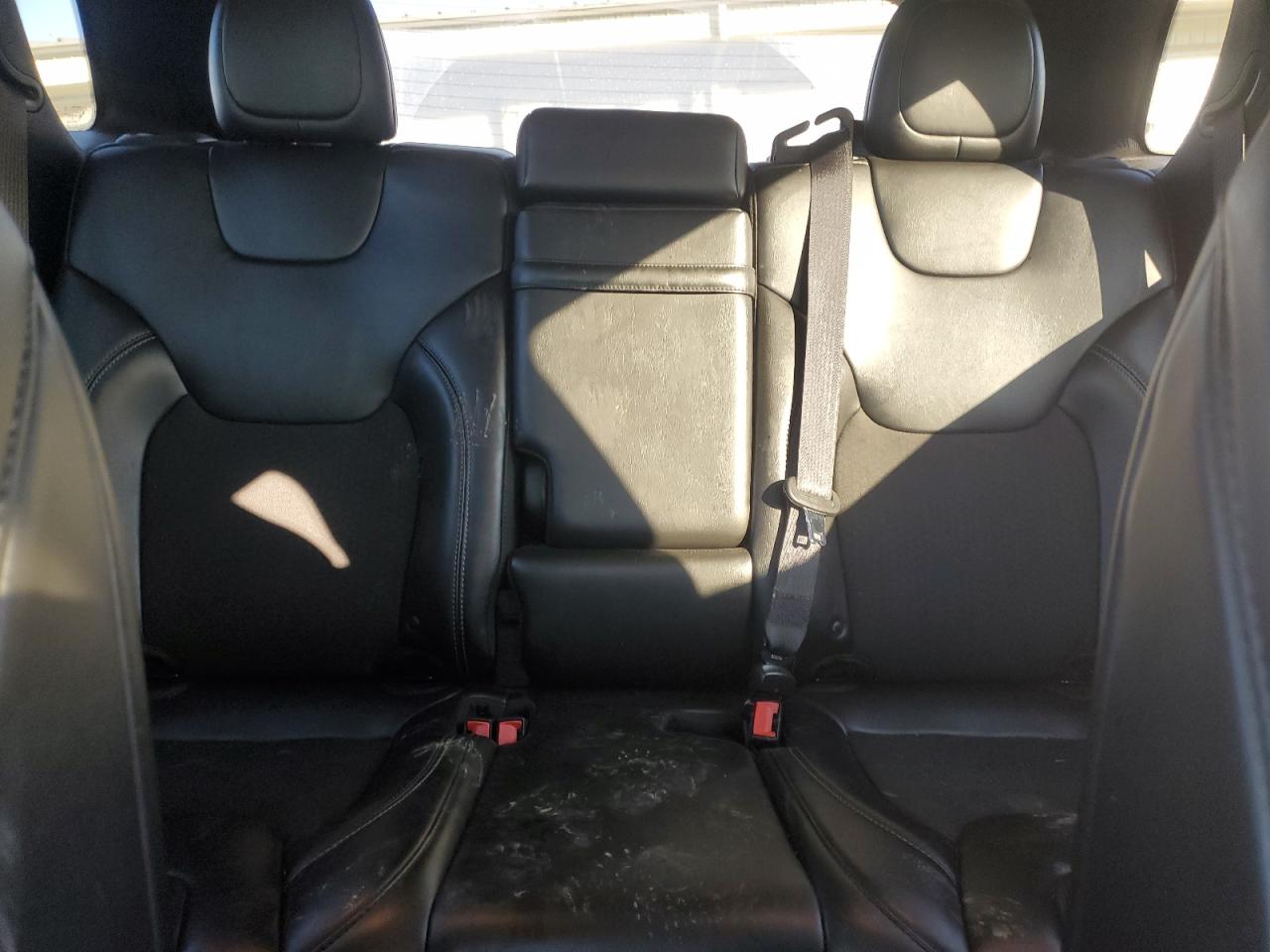 2019 Jeep Cherokee Latitude Plus VIN: 1C4PJLLB4KD275361 Lot: 71656355