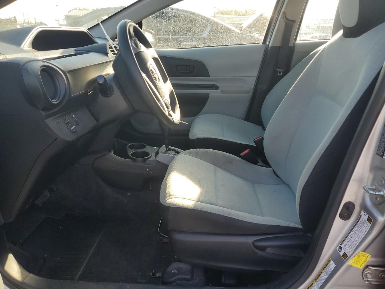 2012 Toyota Prius C VIN: JTDKDTB35C1022757 Lot: 81713895