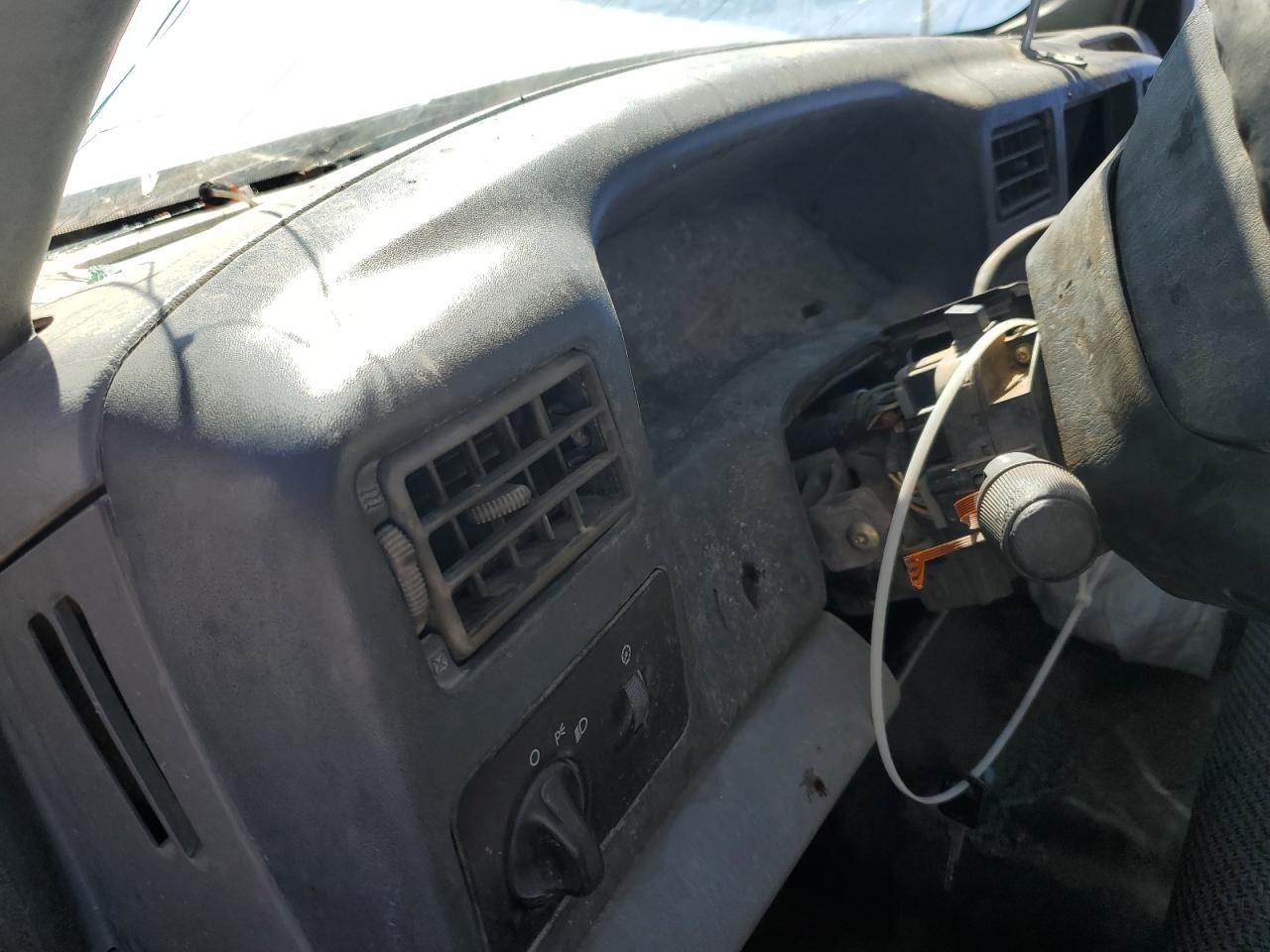 2003 Ford Super Duty F-250 Lar VIN: 1FTNX20LX3EA28841 Lot: 71670385