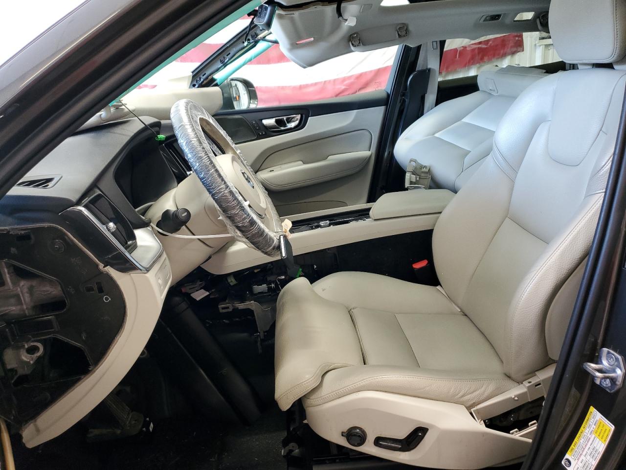 2019 Volvo Xc60 T5 VIN: LYV102RK2KB231668 Lot: 84587985