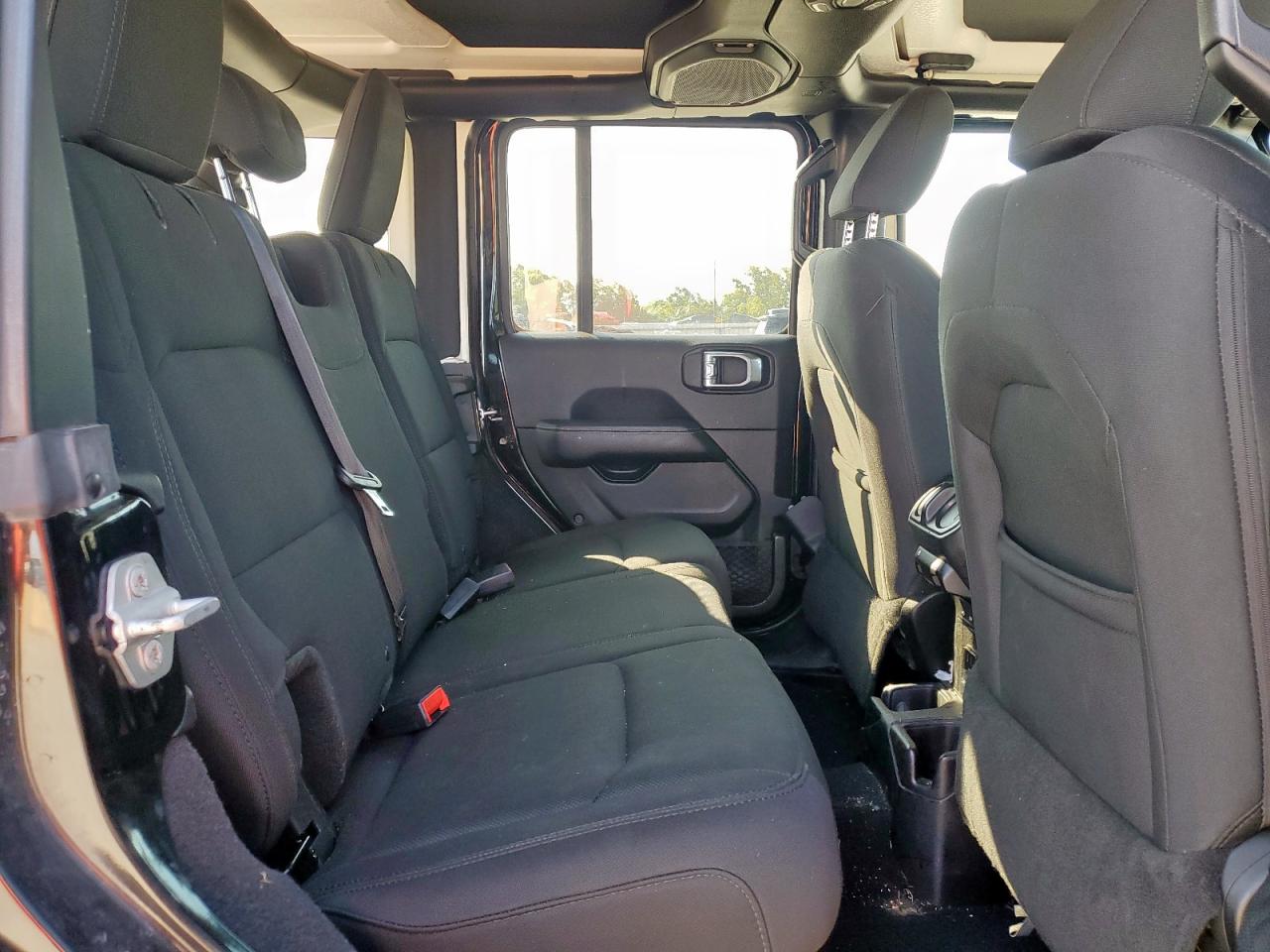 2018 Jeep Wrangler Unlimited Sahara VIN: 1C4HJXEGXJW203460 Lot: 71884885