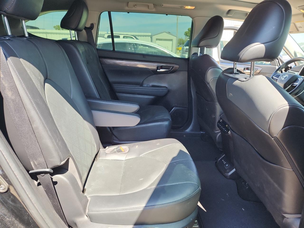 2022 Toyota Highlander Platinum VIN: 5TDFZRBH9NS237789 Lot: 80379195