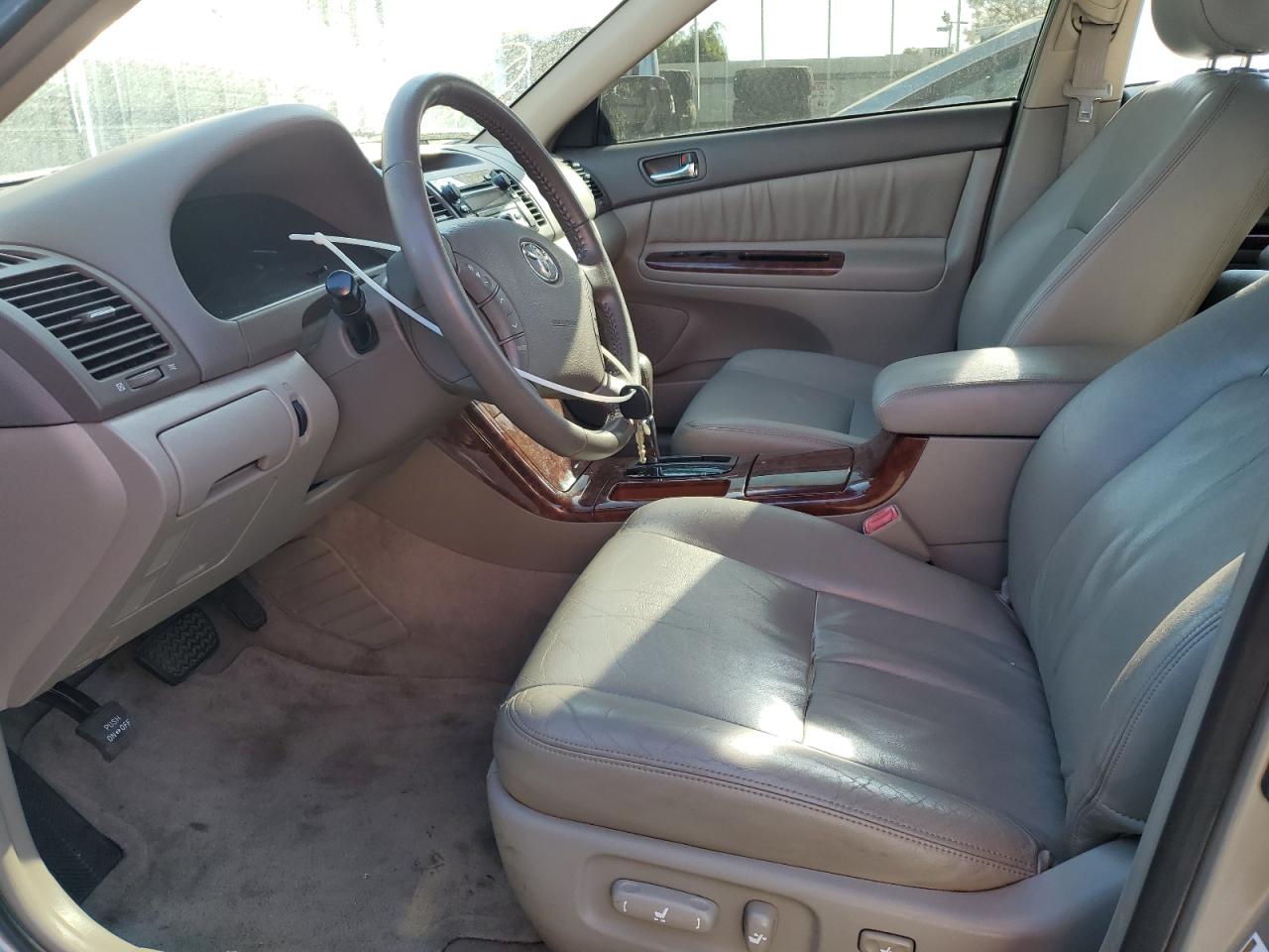 2005 Toyota Camry Le VIN: JTDBF32K750162836 Lot: 81082105