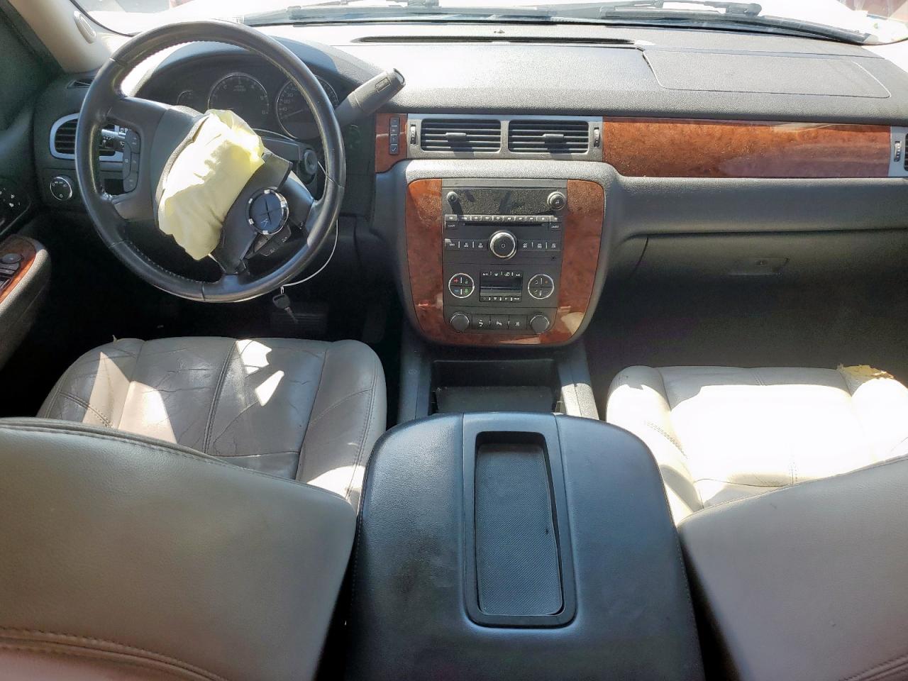 2007 Chevrolet Tahoe C1500 VIN: 1GNFC13007J402955 Lot: 81909365