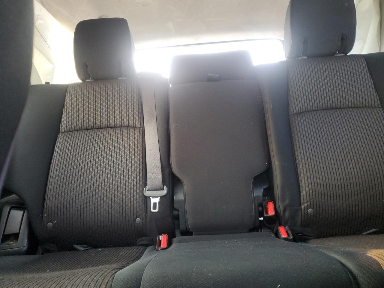 2021 Toyota 4Runner Sr5/Sr5 Premium VIN: JTEPU5JR8M5935946 Lot: 71610835