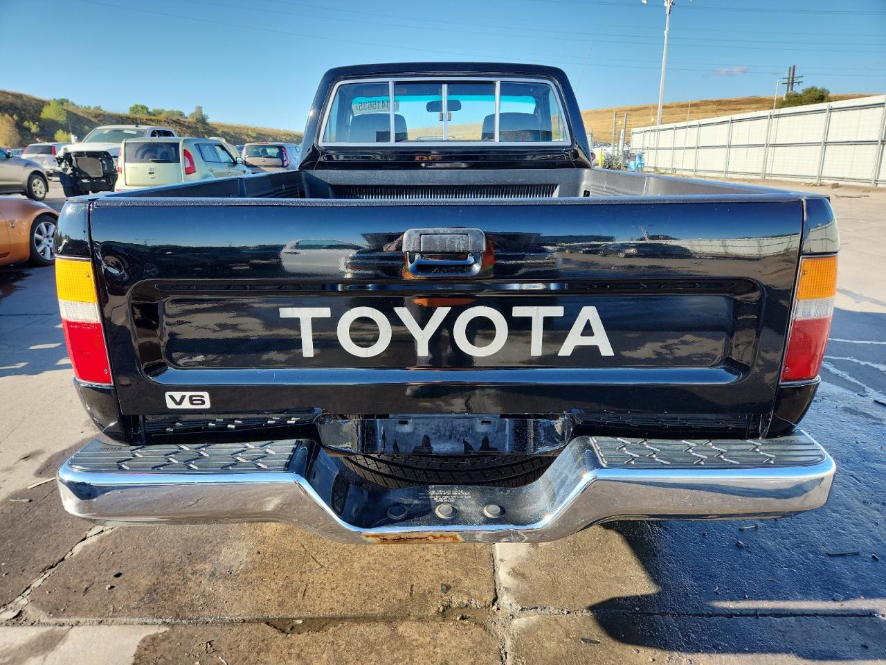 1992 Toyota Pickup 1/2 Ton Short Wheelbase Dlx VIN: JT4VN01D4N2012933 Lot: 81415635