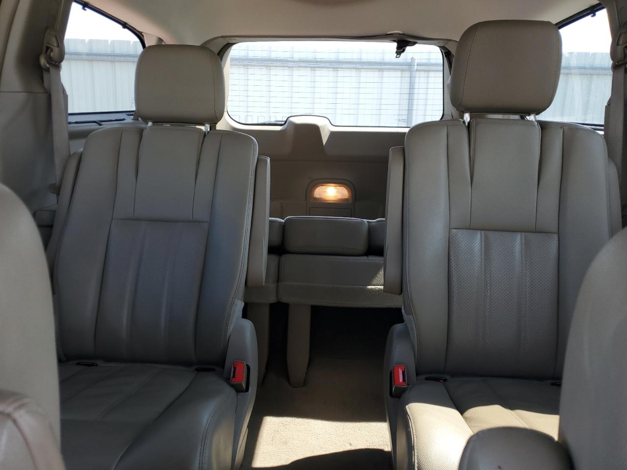 2016 Chrysler Town & Country Touring L VIN: 2C4RC1CG6GR104876 Lot: 81629785