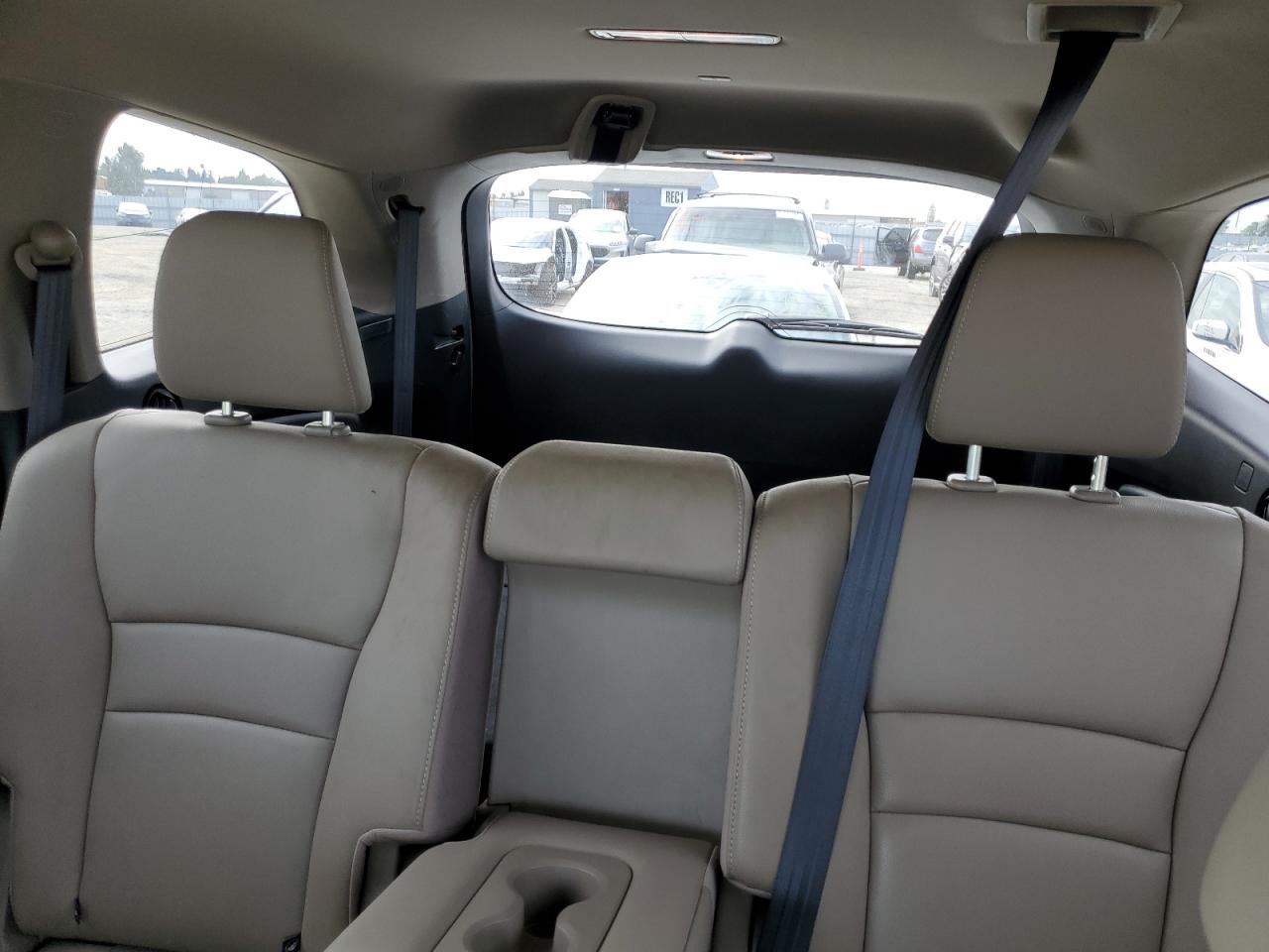 2016 Honda Pilot Exln VIN: 5FNYF6H70GB124190 Lot: 81165395