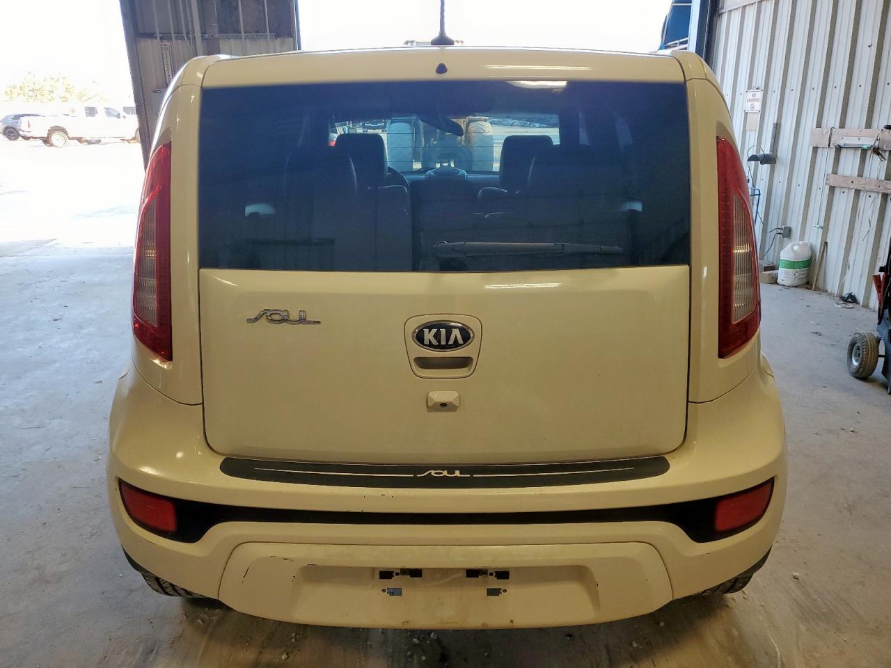 2013 Kia Soul + VIN: KNDJT2A60D7520805 Lot: 80638895