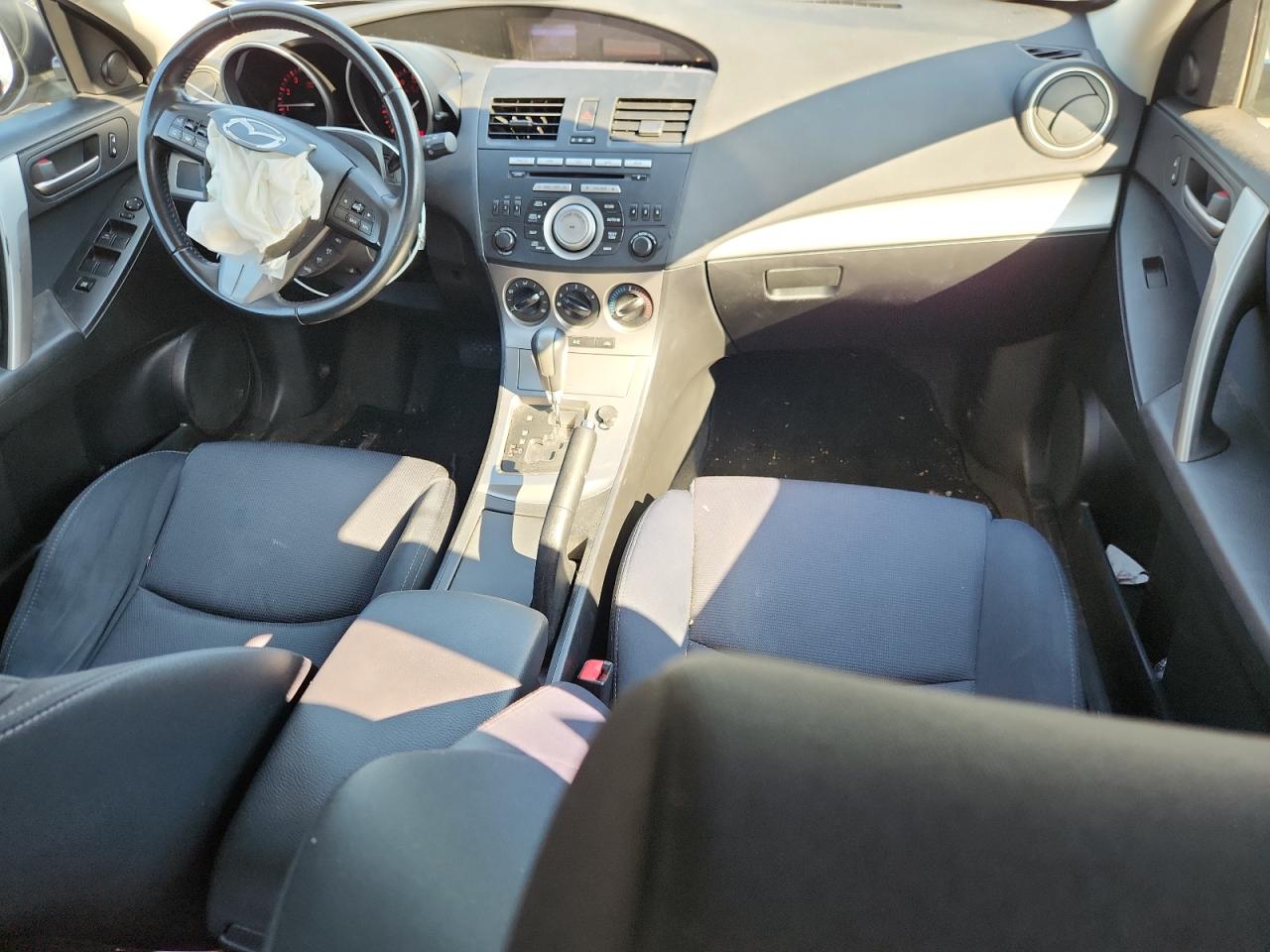 2010 Mazda 3 S VIN: JM1BL1H65A1310607 Lot: 83761625