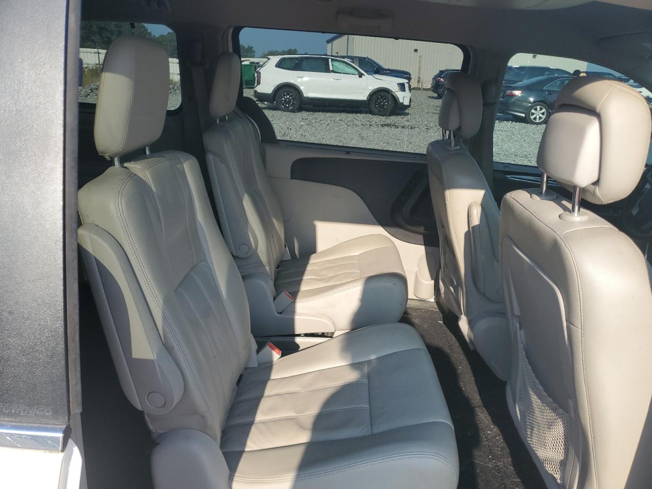 2011 Chrysler Town & Country Touring L VIN: 2A4RR8DG6BR631583 Lot: 81394995