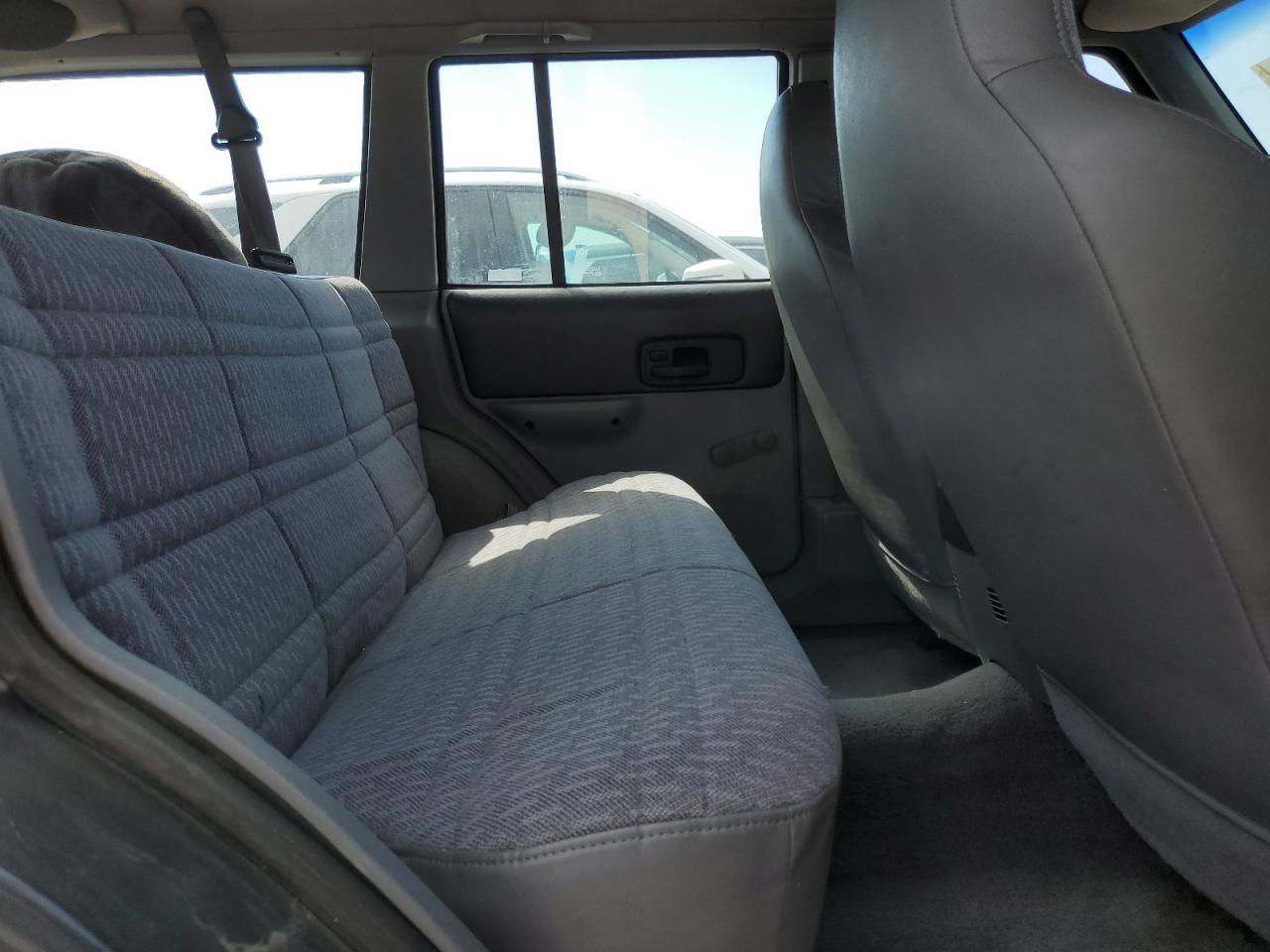 1997 Jeep Cherokee Se VIN: 1J4FT28S3VL587670 Lot: 81264105