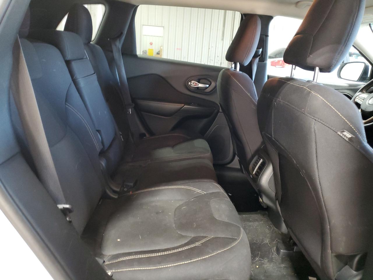 2015 Jeep Cherokee Latitude VIN: 1C4PJMCBXFW768820 Lot: 84258055