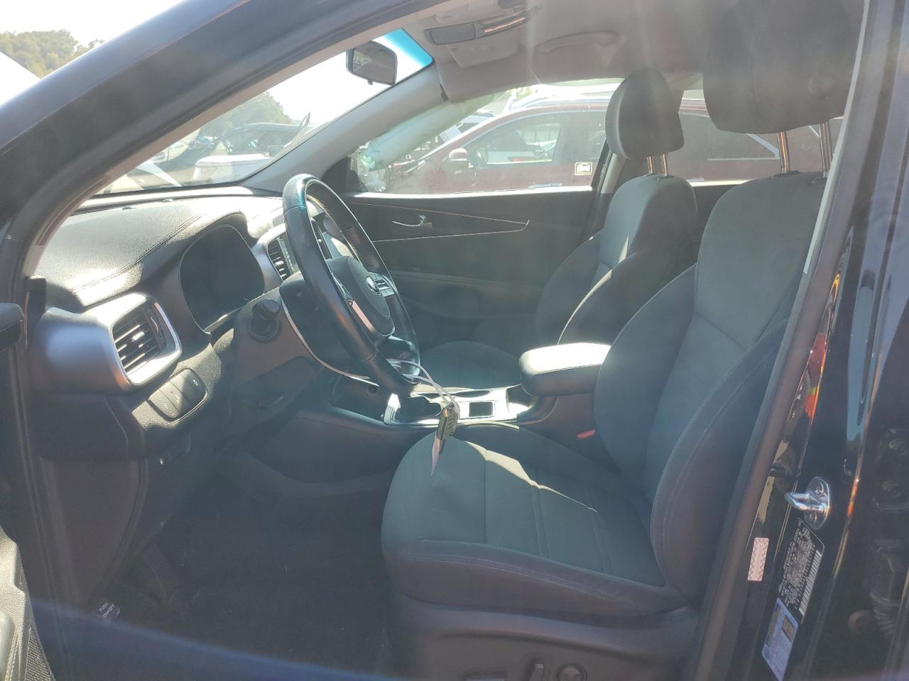 2020 Kia Sorento L VIN: 5XYPG4A39LG651104 Lot: 80025665