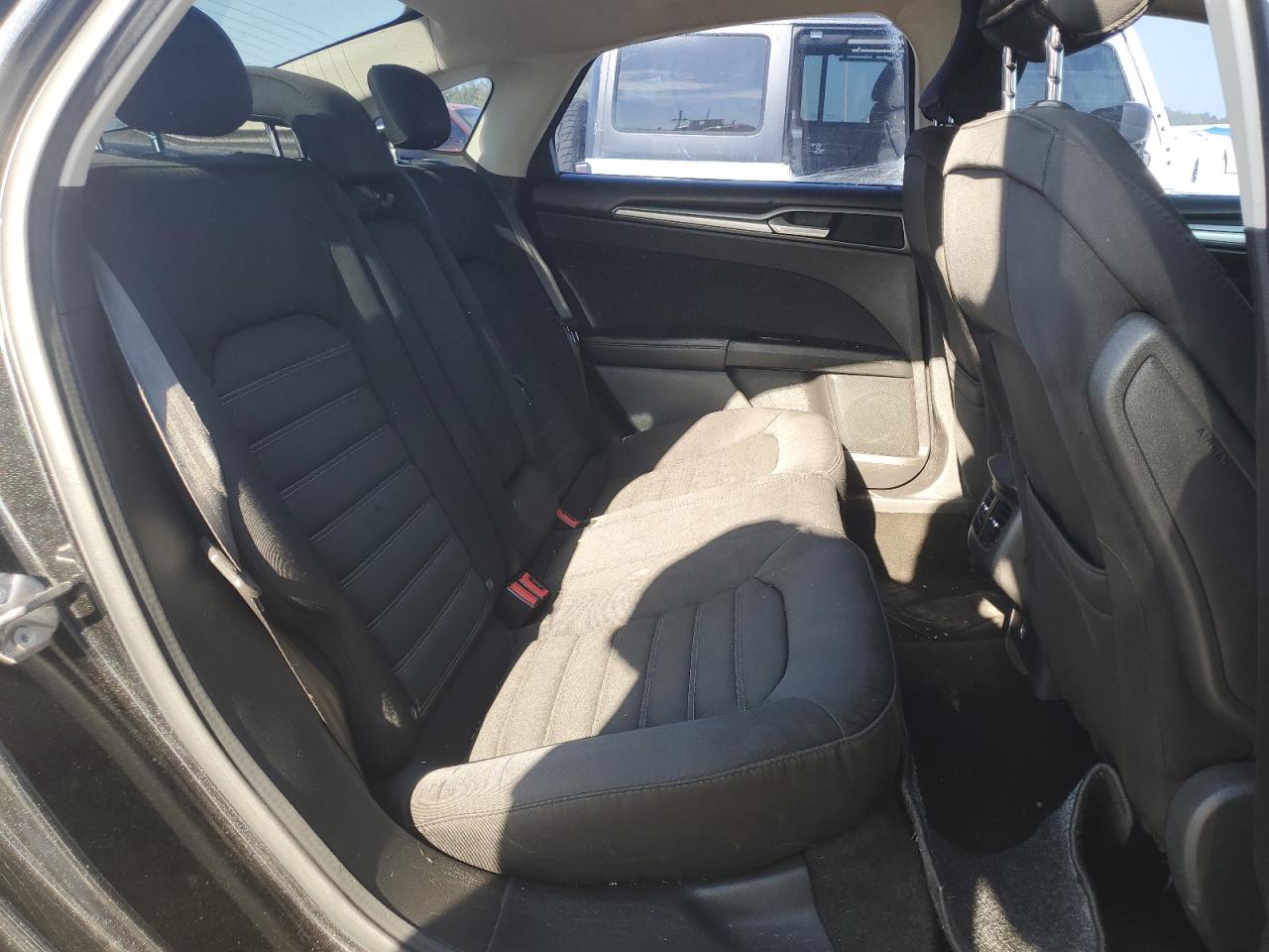 2015 Ford Fusion Se VIN: 3FA6P0H7XFR261660 Lot: 80392285