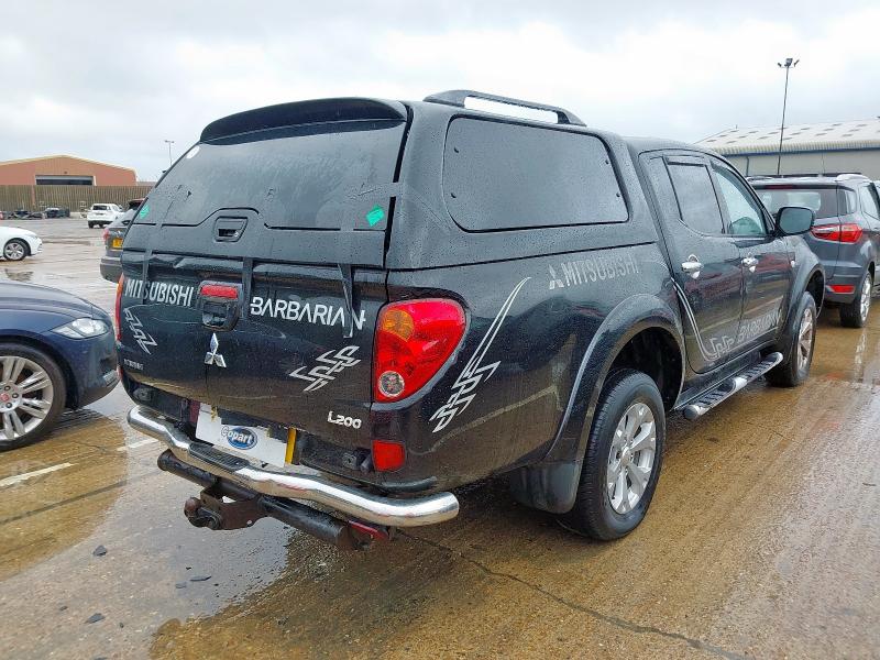 2011 MITSUBISHI L200 BARB LB DCB DI-D 4X4 