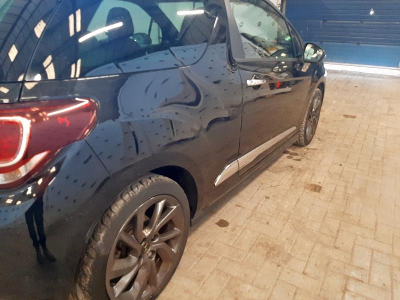 2017 DS DS3 CONNECTED CHIC PTECH 1.2 PURETECH CONNECTED CHIC 3DR
