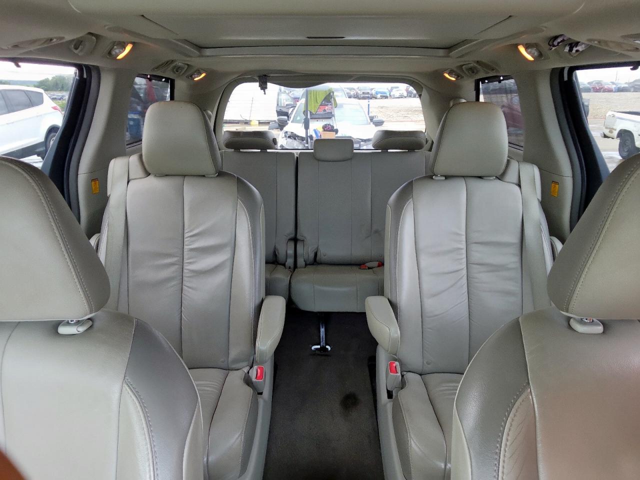 2012 Toyota Sienna Xle VIN: 5TDYK3DC7CS229506 Lot: 81596045