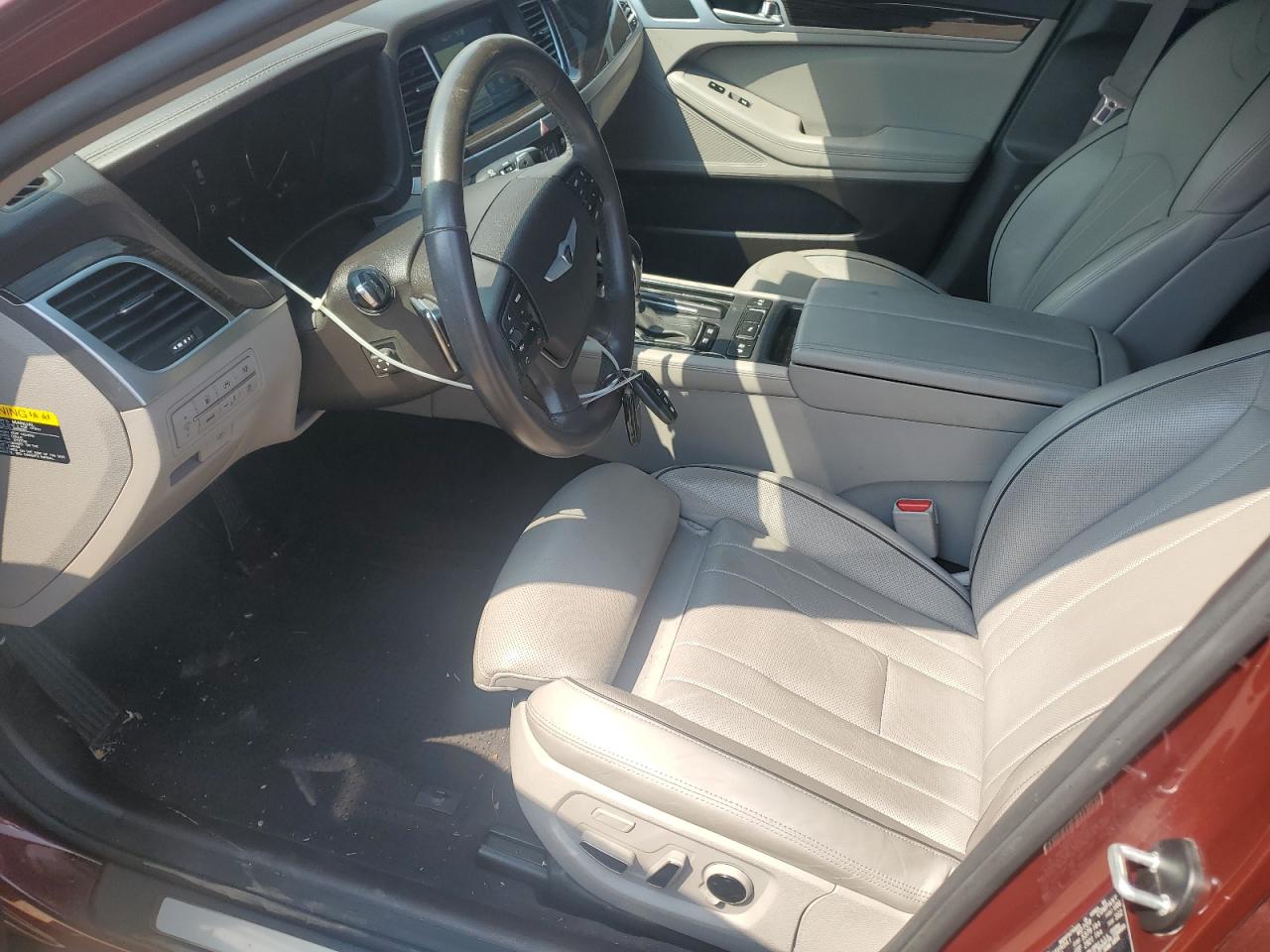 2015 Hyundai Genesis 3.8L VIN: KMHGN4JE7FU093579 Lot: 71076605