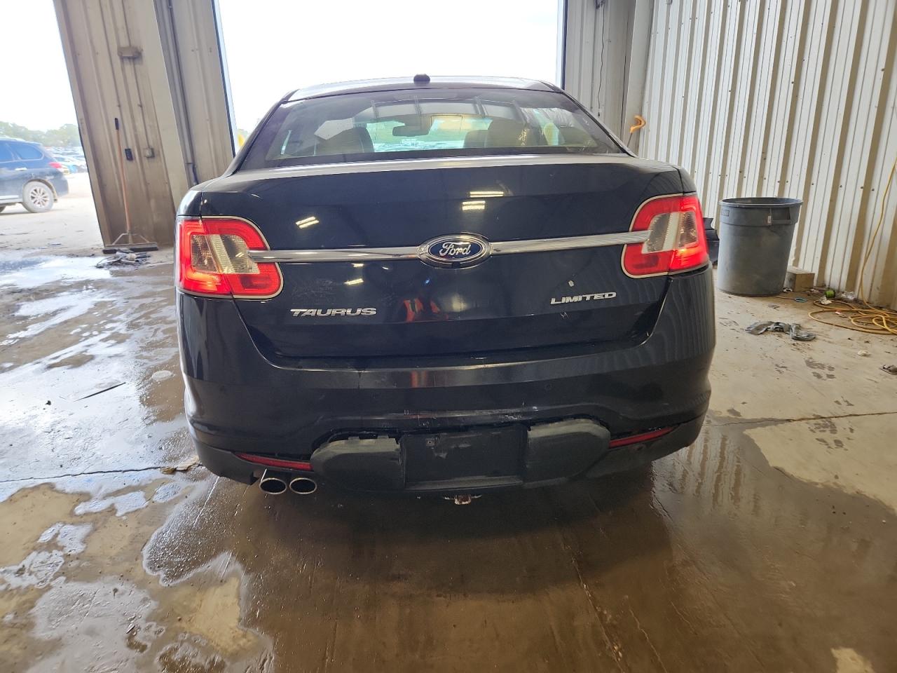 2011 Ford Taurus Limited VIN: 1FAHP2FW8BG169673 Lot: 82128105