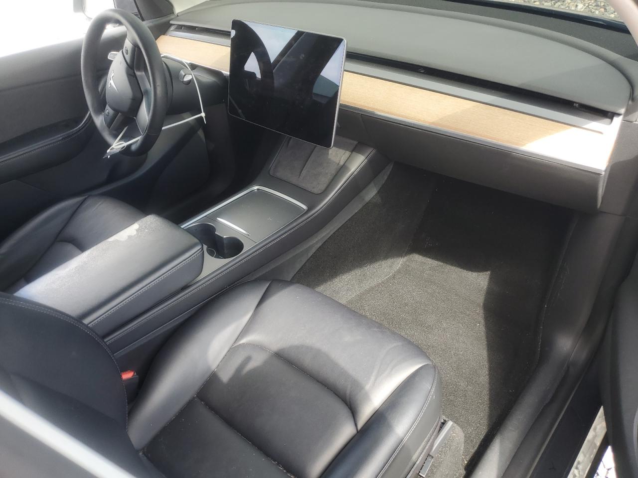 2022 Tesla Model Y VIN: 7SAYGDEF0NF392363 Lot: 80186985