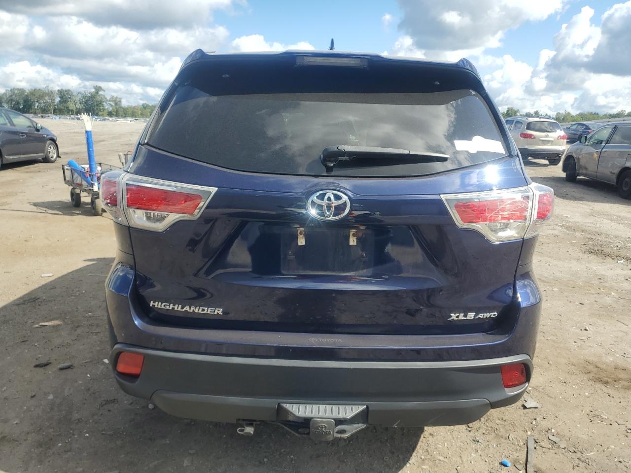 2016 Toyota Highlander Xle VIN: 5TDJKRFH8GS275901 Lot: 71166305