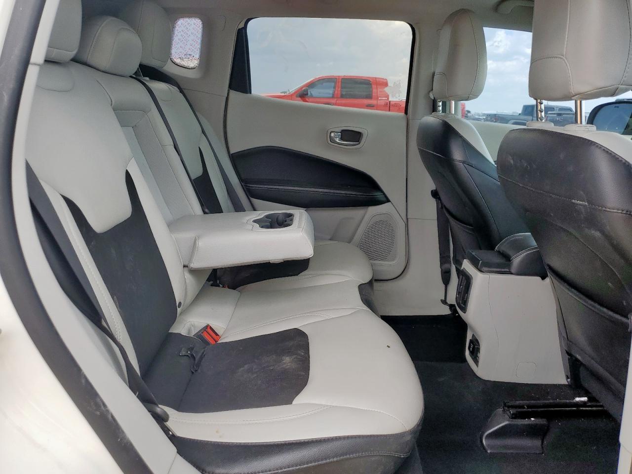 2018 Jeep Compass Latitude VIN: 3C4NJCBBXJT487747 Lot: 81135535