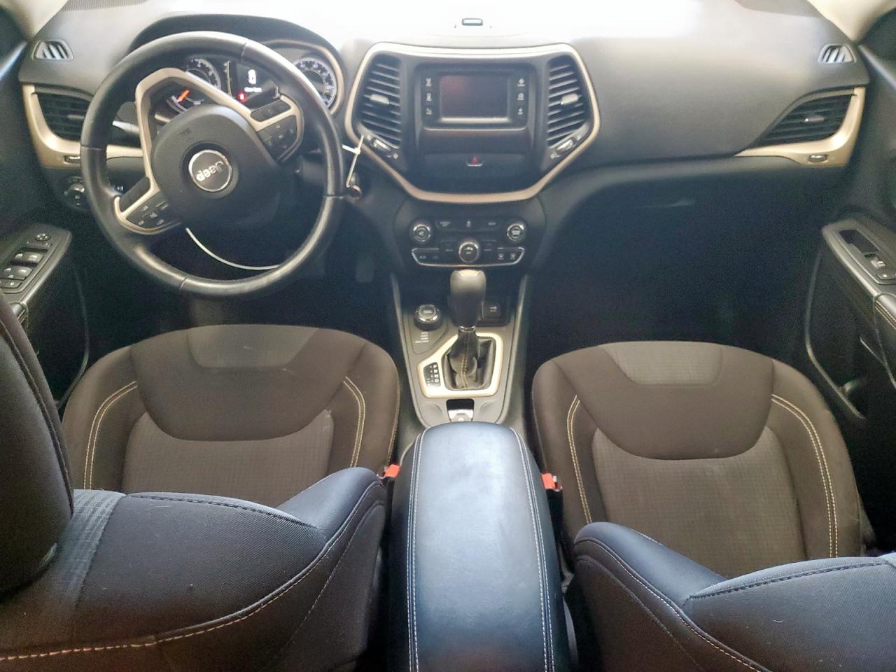 2015 Jeep Cherokee Latitude VIN: 1C4PJMCB8FW697424 Lot: 71848055