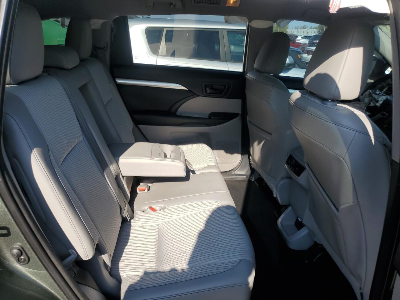 2014 Toyota Highlander Le VIN: 5TDZKRFHXES023874 Lot: 81009955