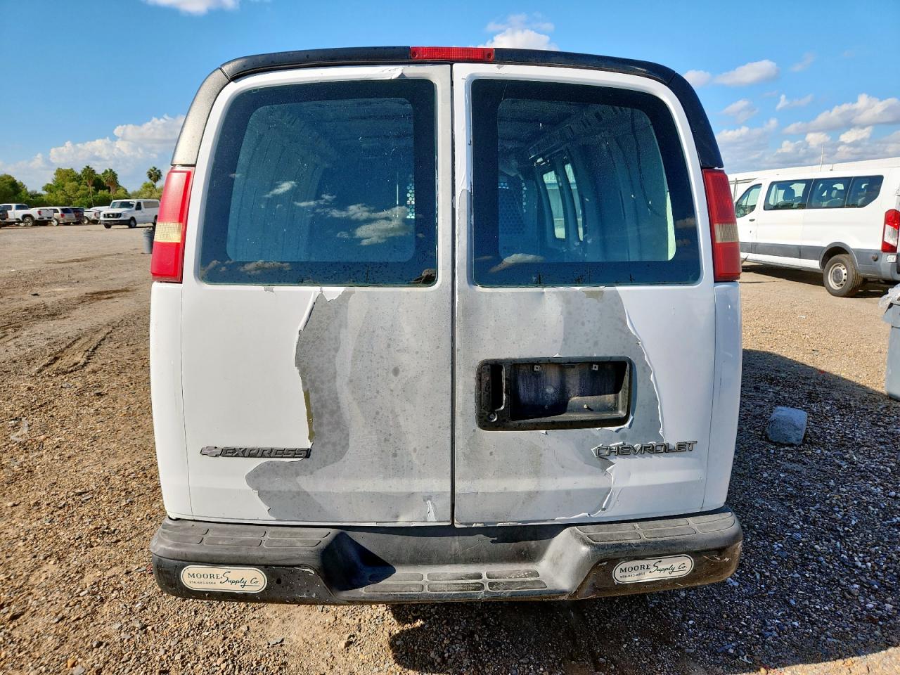 2005 Chevrolet Express G1500 VIN: 1GCFG15X751242481 Lot: 83938335