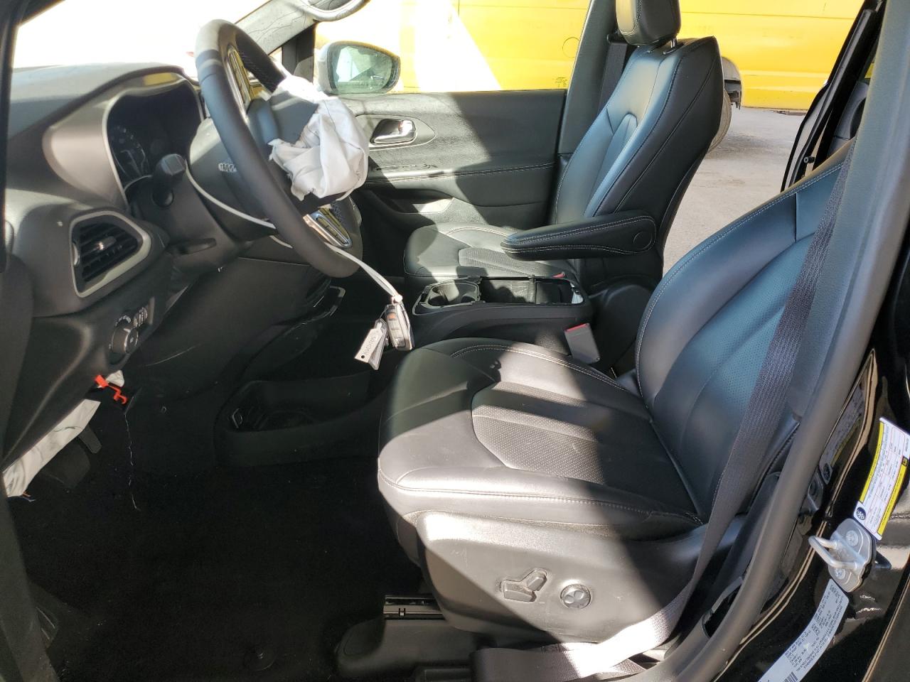 2025 Chrysler Pacifica Select VIN: 2C4RC1BG7SR523412 Lot: 81626005