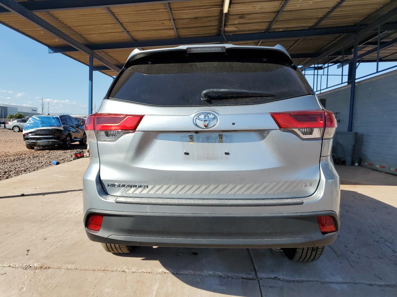 2019 Toyota Highlander Le VIN: 5TDZZRFH8KS314574 Lot: 81972755