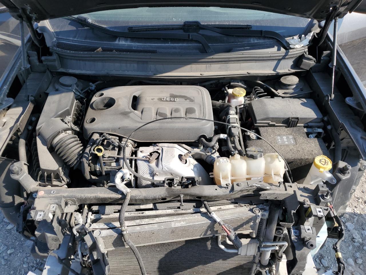 2019 Jeep Cherokee Latitude Plus VIN: 1C4PJLLN6KD119882 Lot: 80472035