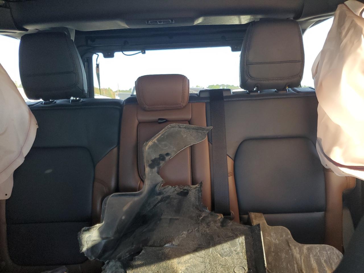 2022 Ford Bronco Base VIN: 1FMEE5BP5NLB27567 Lot: 81724825