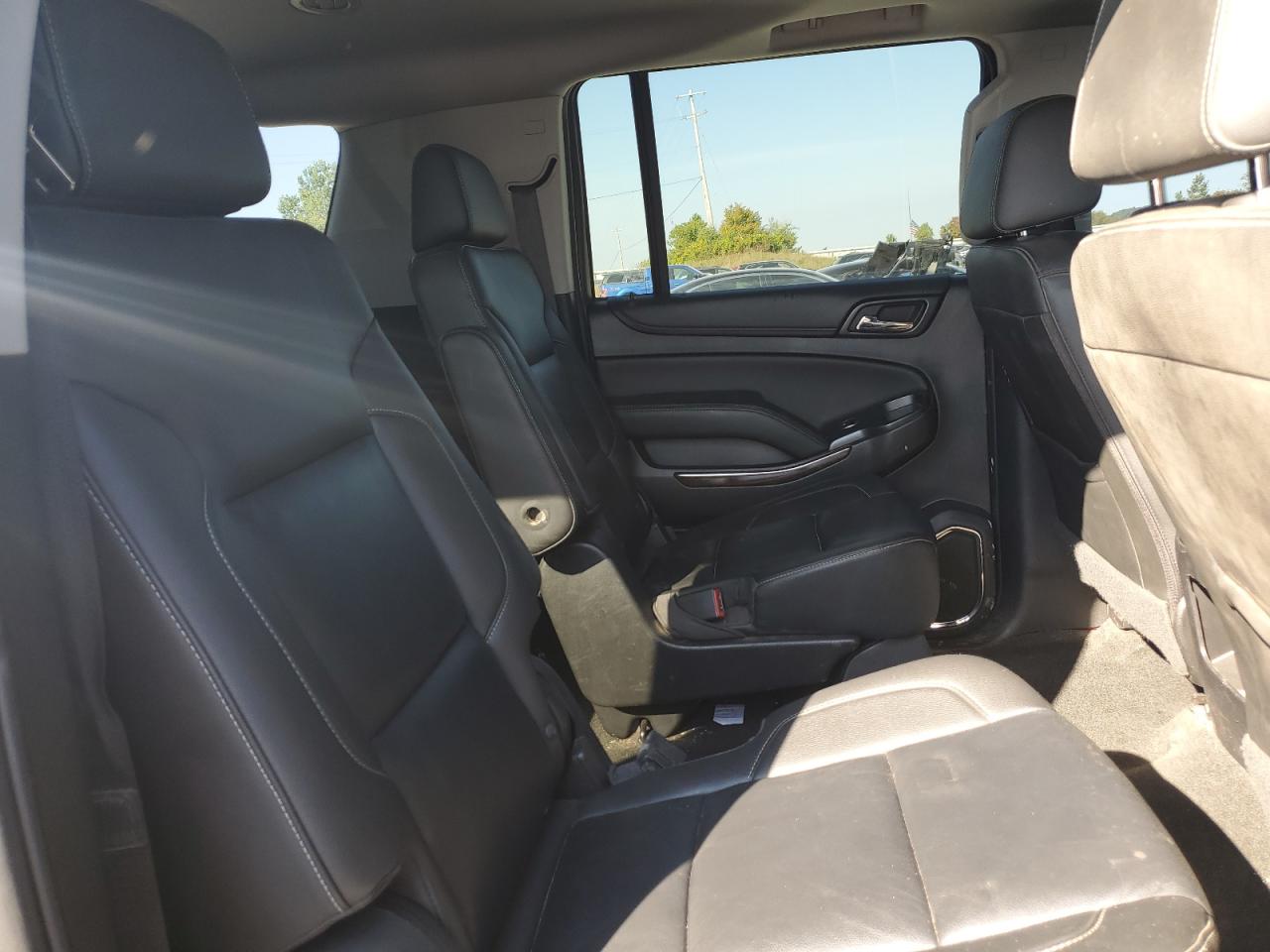 2018 Chevrolet Suburban K1500 Lt VIN: 1GNSKHKC2JR377541 Lot: 80444485