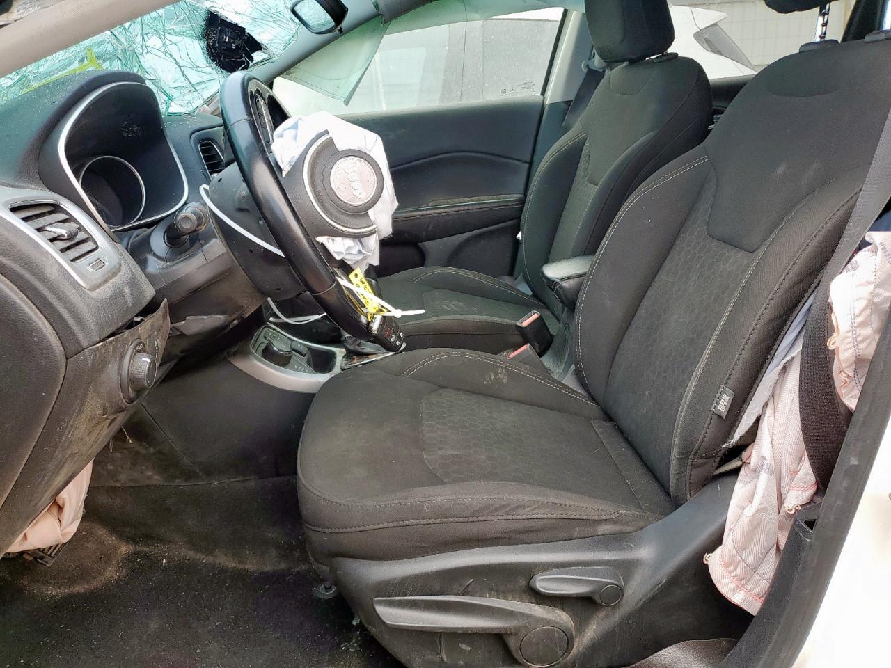 2020 Jeep Compass Sport VIN: 3C4NJDAB5LT210188 Lot: 69703565