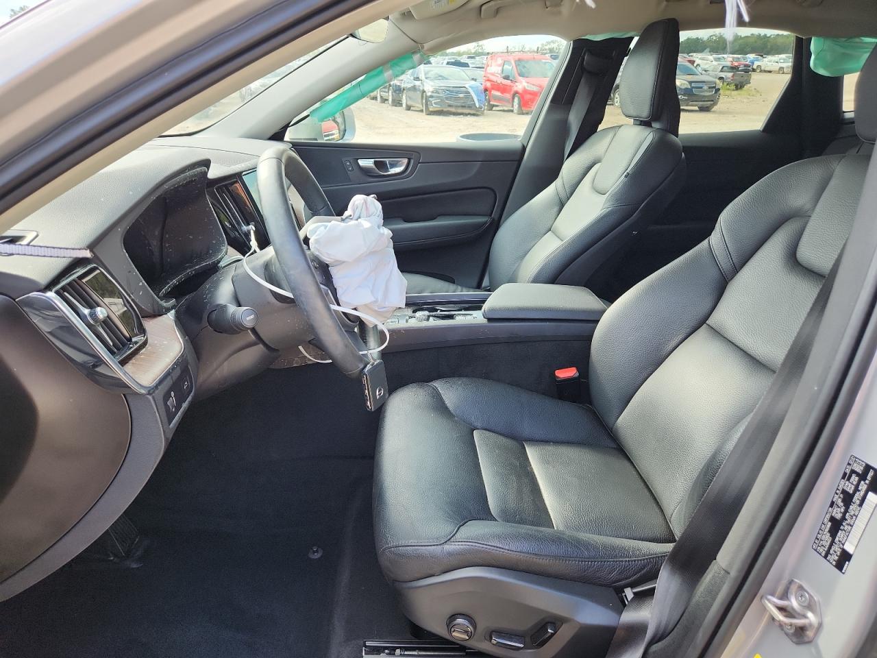 2022 Volvo Xc60 B5 Momentum VIN: YV4L12DK7N1920806 Lot: 84168525