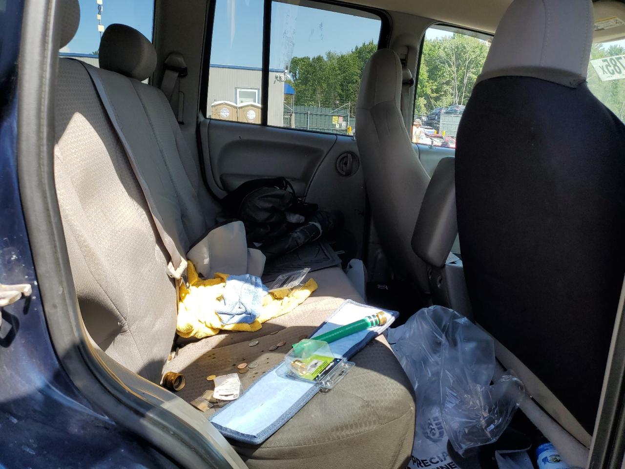 2004 Jeep Liberty Sport VIN: 1J4GL48K74W271654 Lot: 71151785